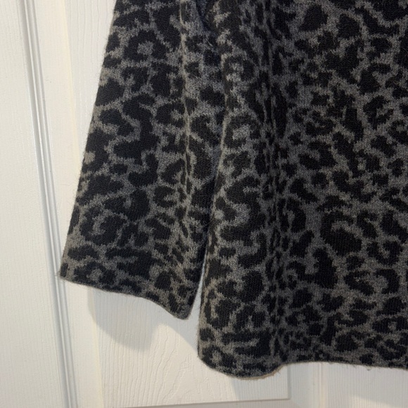 Cynthia Rowley Black and Gray wool blend Cowl Neck Sweater in animal print M - Picture 7 of 14